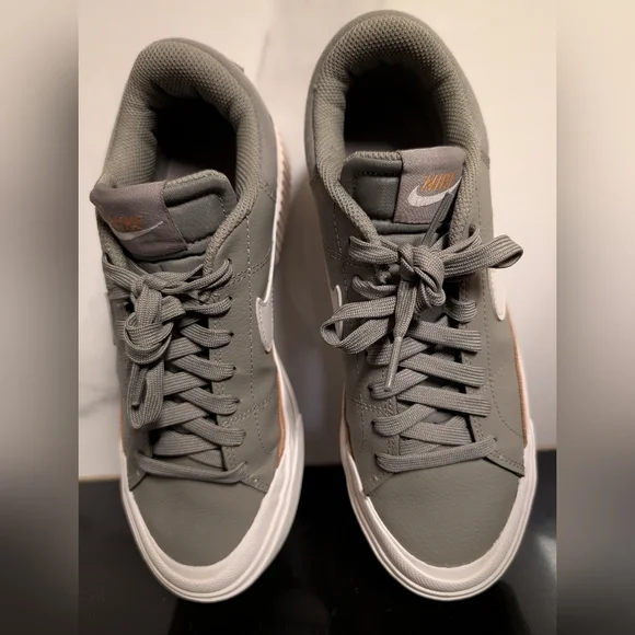 Nike Wmns Court Legacy Lift 'Light Army’ Sneakers Size 8 MSRP $95 - Picture 7 of 10